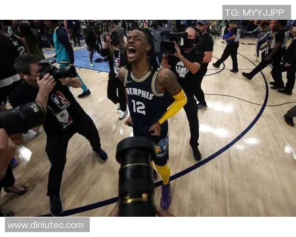 科隆与汉堡激战正酣比赛结果揭晓引发球迷热议